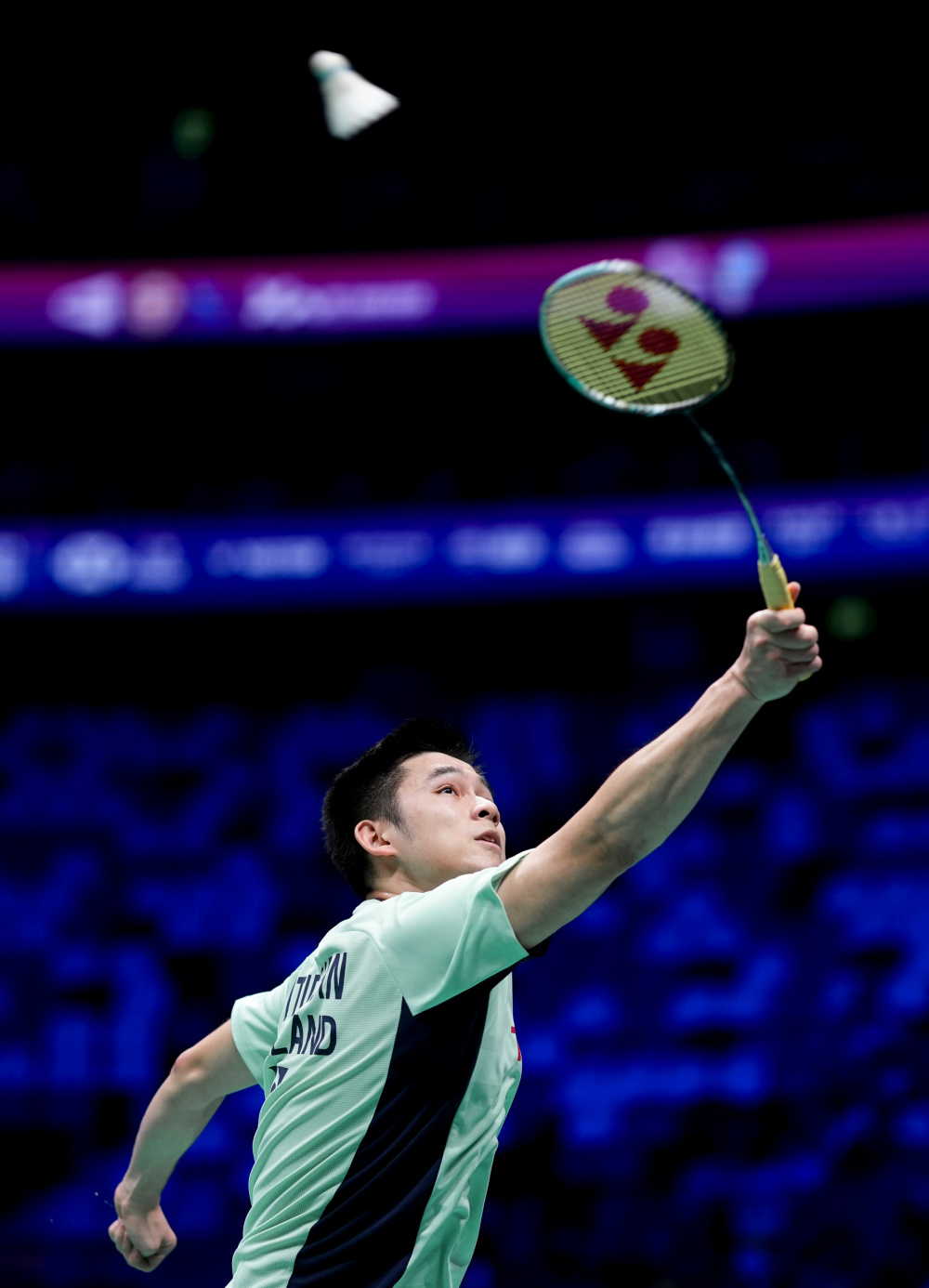 尤其在与更 尤其在与更