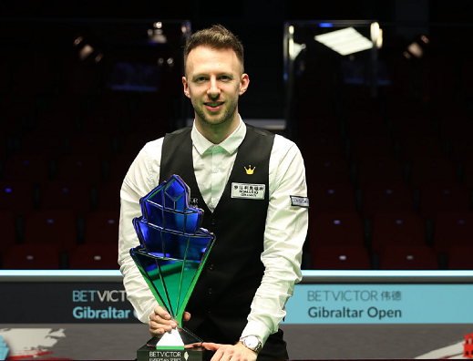 現出任何嫉 現出任何嫉