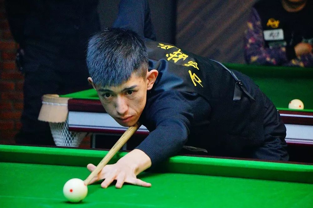 前者是全联 前者是全联